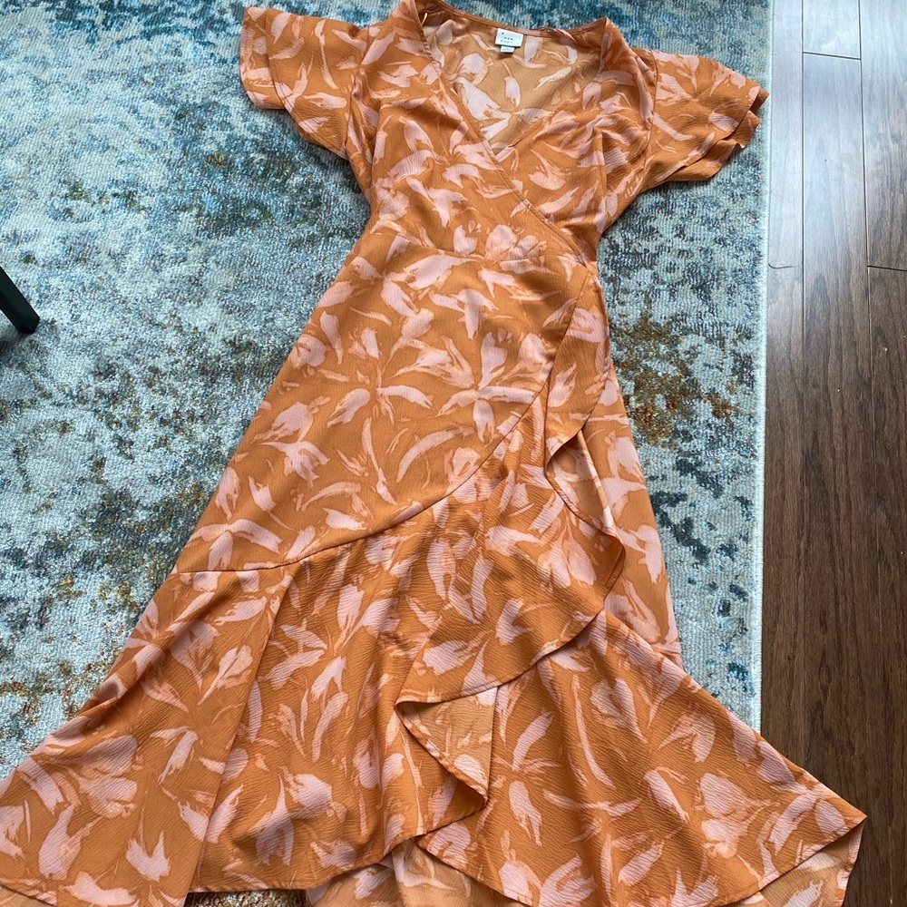 RUFFLE HEM WRAP DRESS